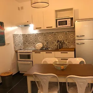 https://la-bulle-cassis.fr-provencehotel.com